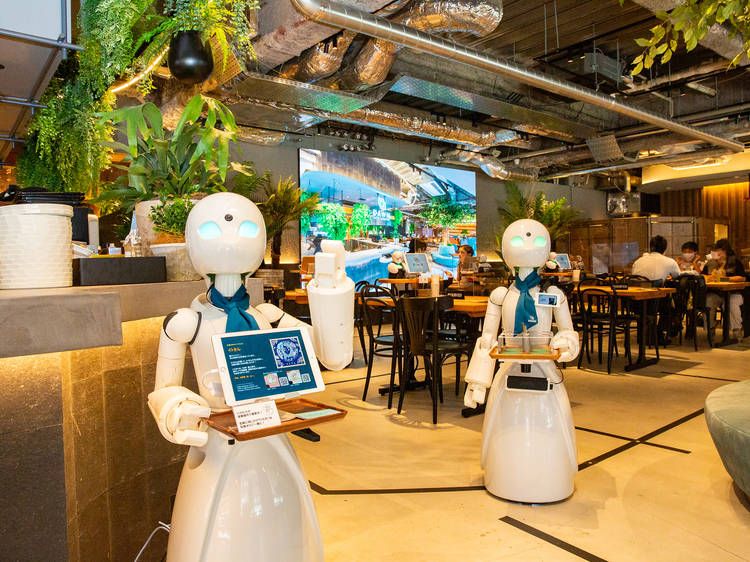 Restaurant Trends in 2025: What Diners Expect (And How to Deliver)